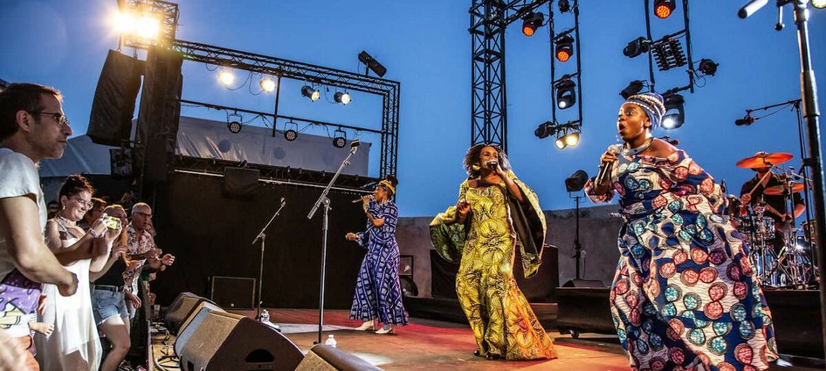 Rencontres culturelles en Afrique de l'Ouest